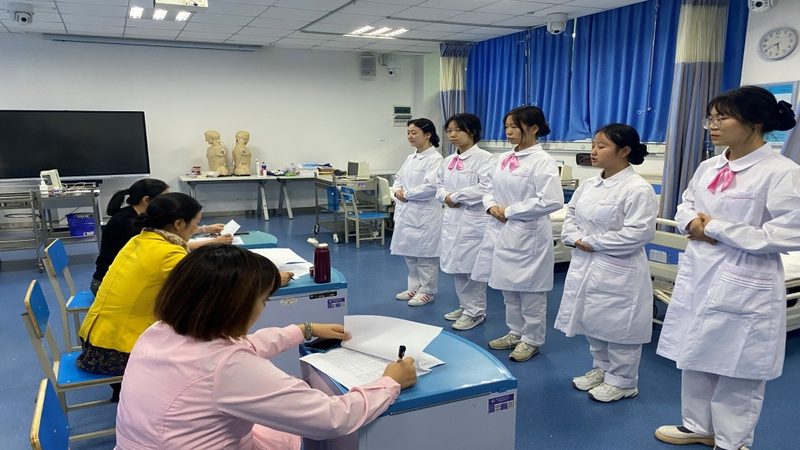 揭秘月嫂的一天：工作内容与细节解析