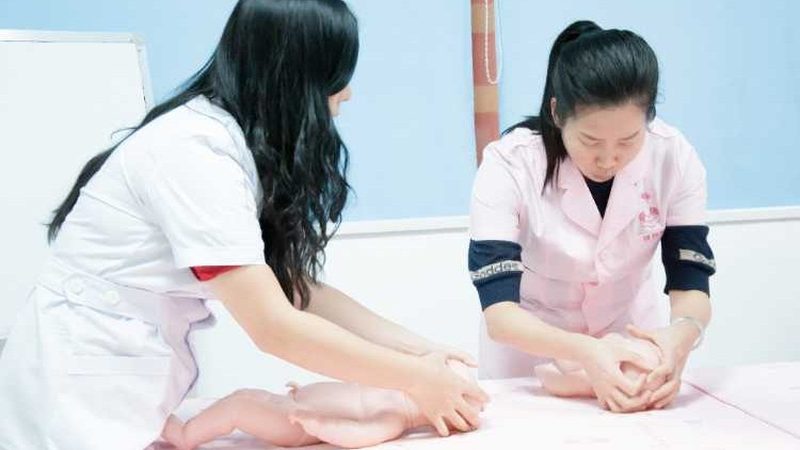 宝宝浴盆如何选？尺寸设计合理是关键